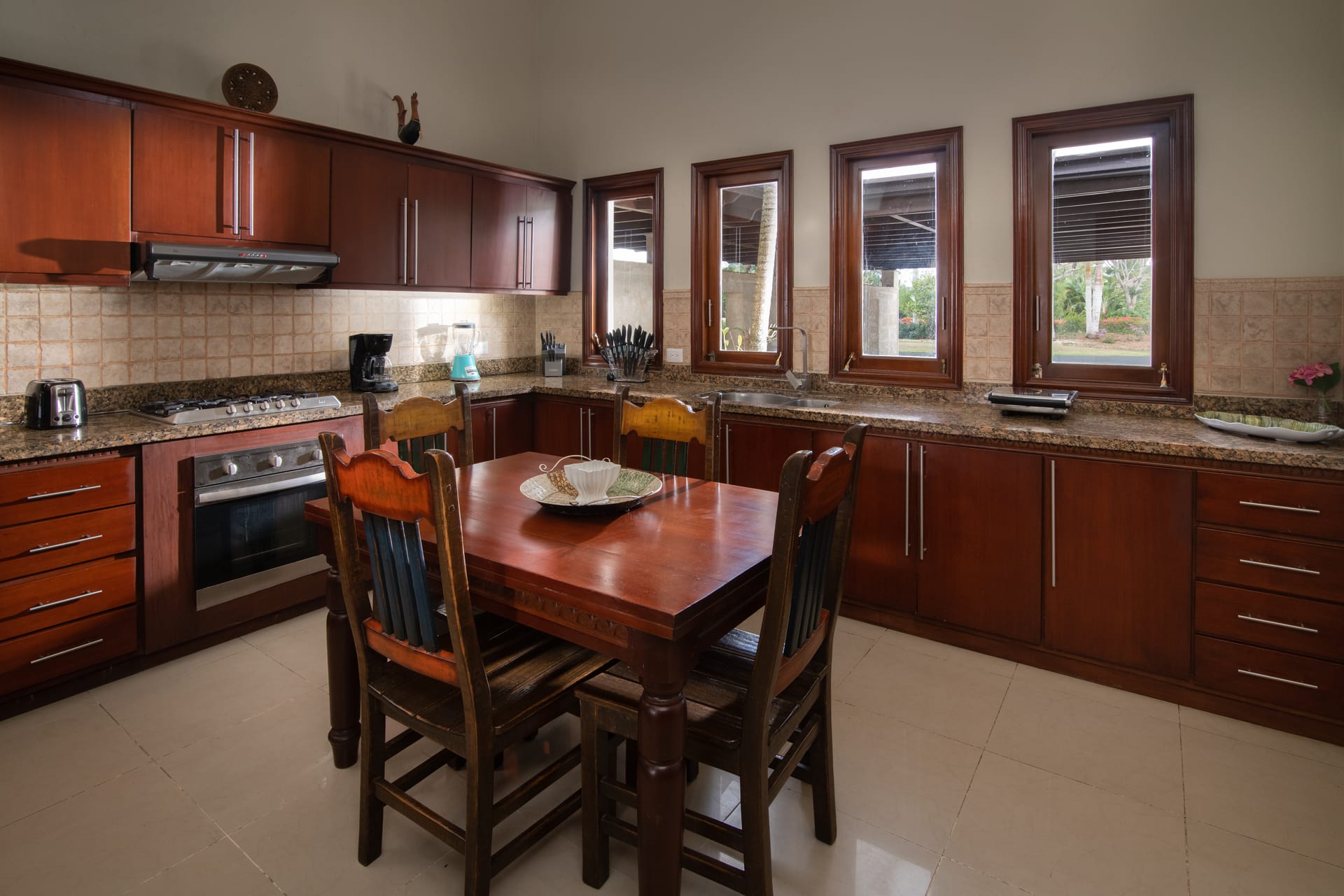 Classic 5 Bedroom Villa Olivo Kitchen