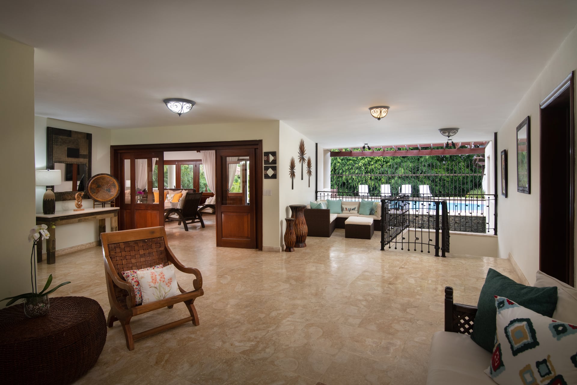 Classic 5 Bedroom Villa Olivo Living Area