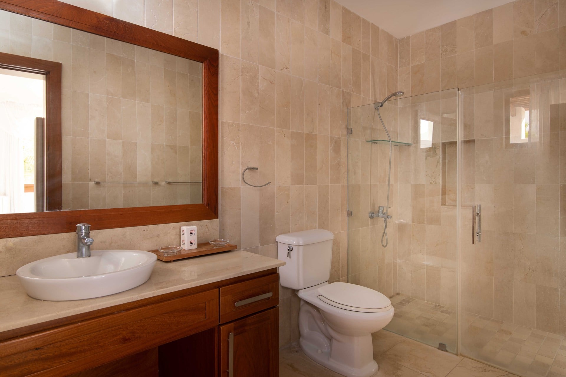 Exclusive 10 Bedroom Villa Colosal Bathroom