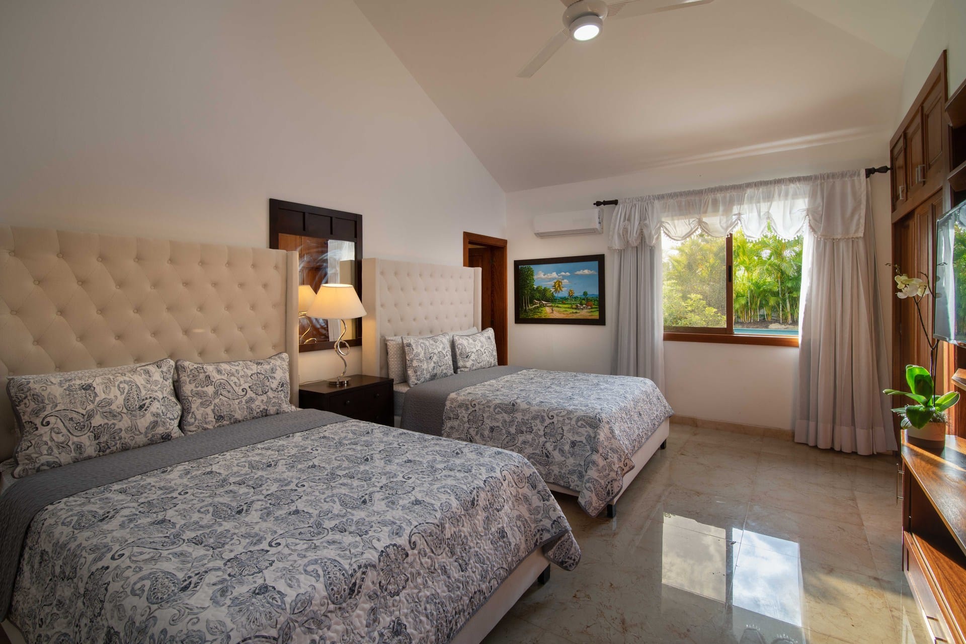 Exclusive 10 Bedroom Villa Colosal Bedroom