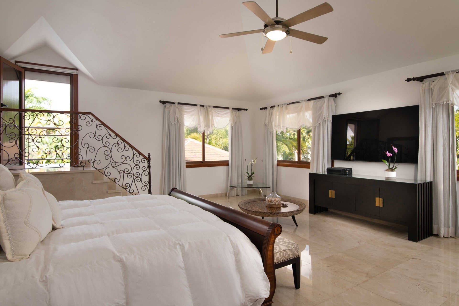 Exclusive 10 Bedroom Villa Colosal Bedroom