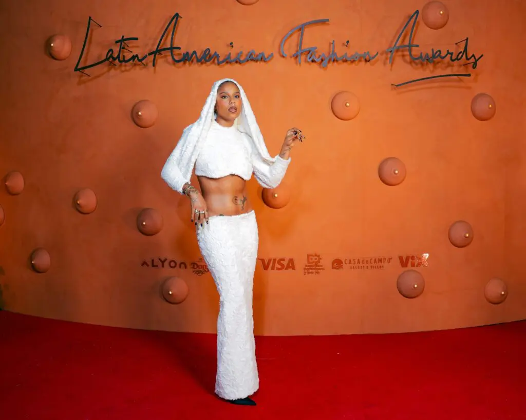 okischa on the red carpet at the 2025 Latin American Fashion Awards