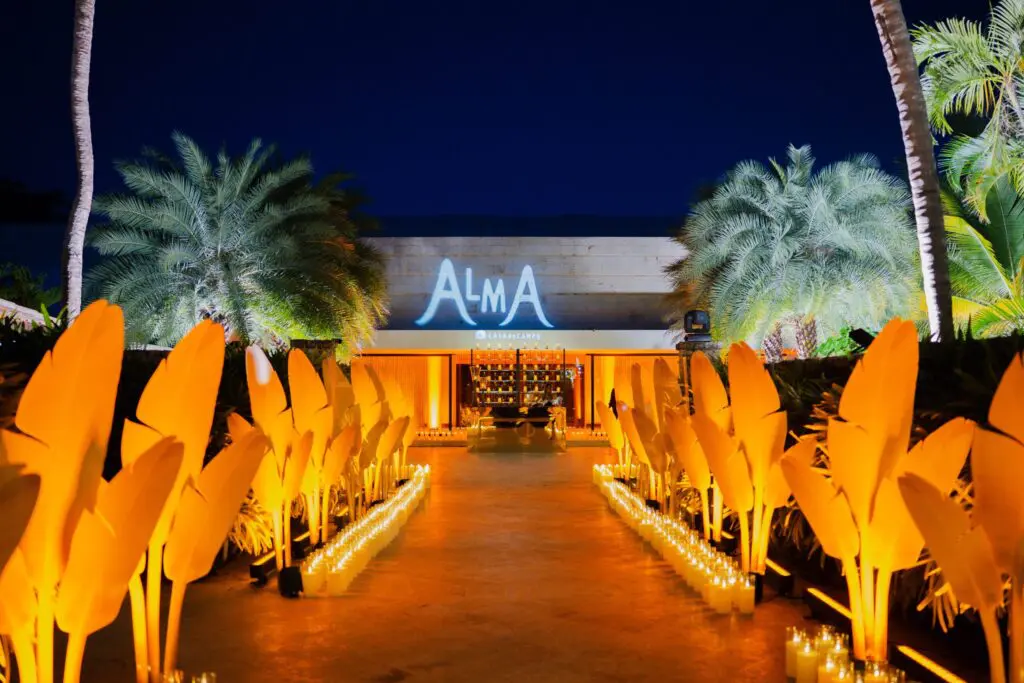 Signage for Alma Casa de Campo