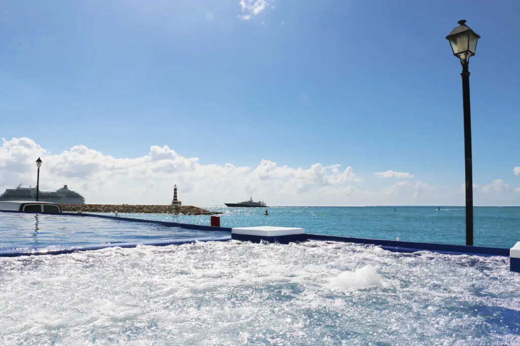 Upscale restaurant with pools at SBG