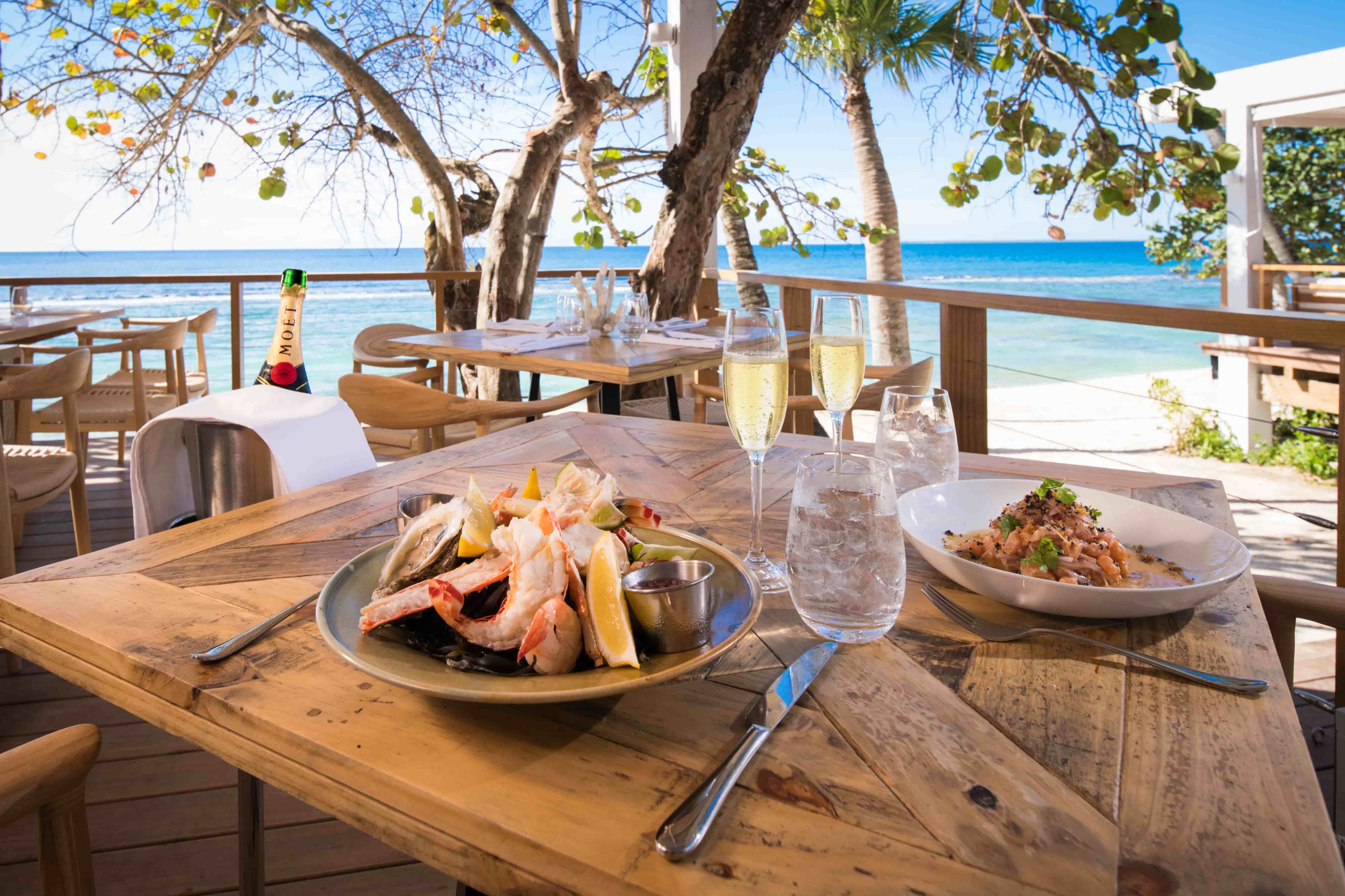 Los más deliciosos platos en Minitas Beach Club y Restaurante
