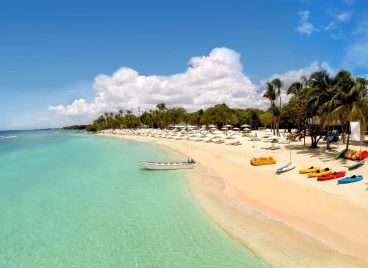 Crystal clear ocean water at Minitas Beach in La Romana