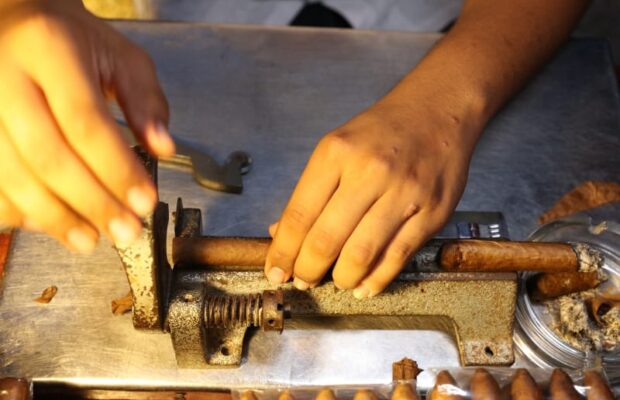 cigar-factory-2-tour-gallery-800x600