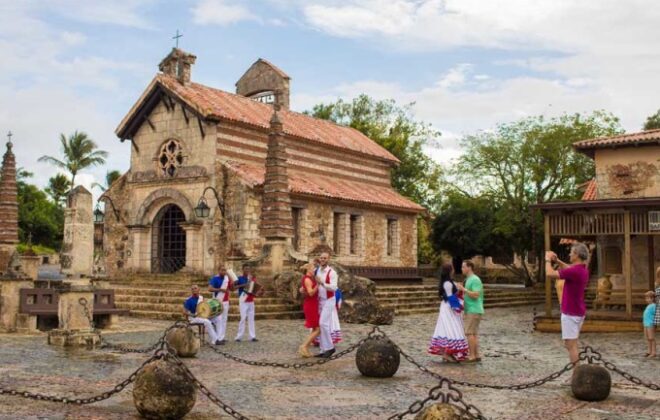 Dominican dancers at Altos de Chavón