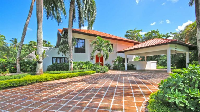 Casa de Campo Villa Exterior Entrance and Garden