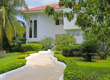 Casa de Campo Villa Exterior Entrance and Garden