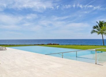 Casa de Campo Oceanfront Villa Exterior With Pool and Lounge Area