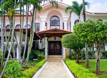 Casa de Campo Villa Exterior Entrance and Garden