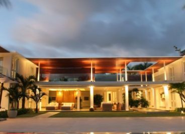 Casa de Campo Villa Exterior With Pool and Lounge Area