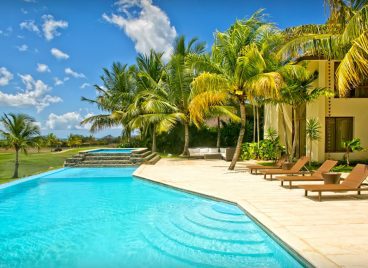 Casa de Campo Villa Palmeras Exterior With Pool and Lounge Area