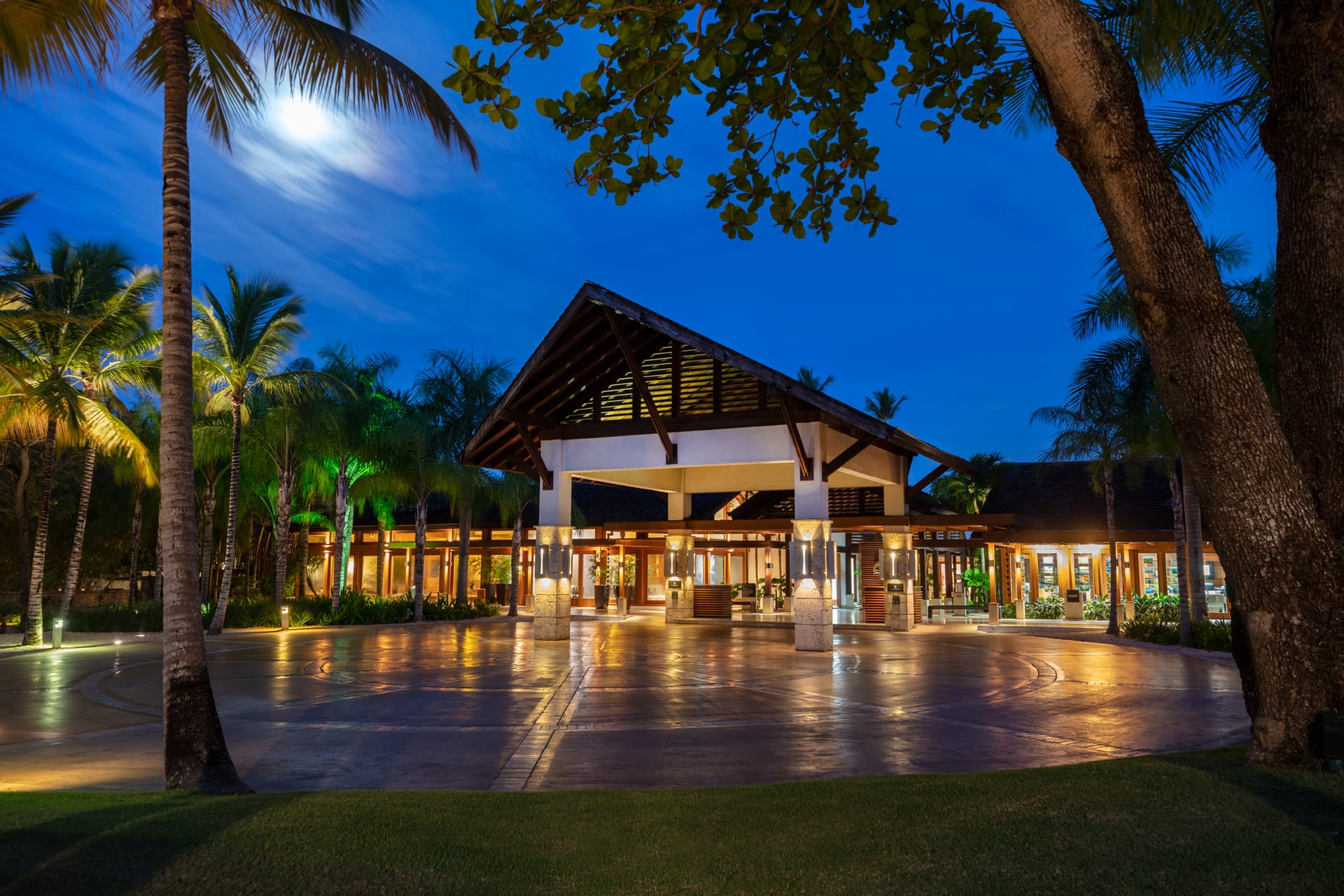 Casa de Campo Lobby Exterior