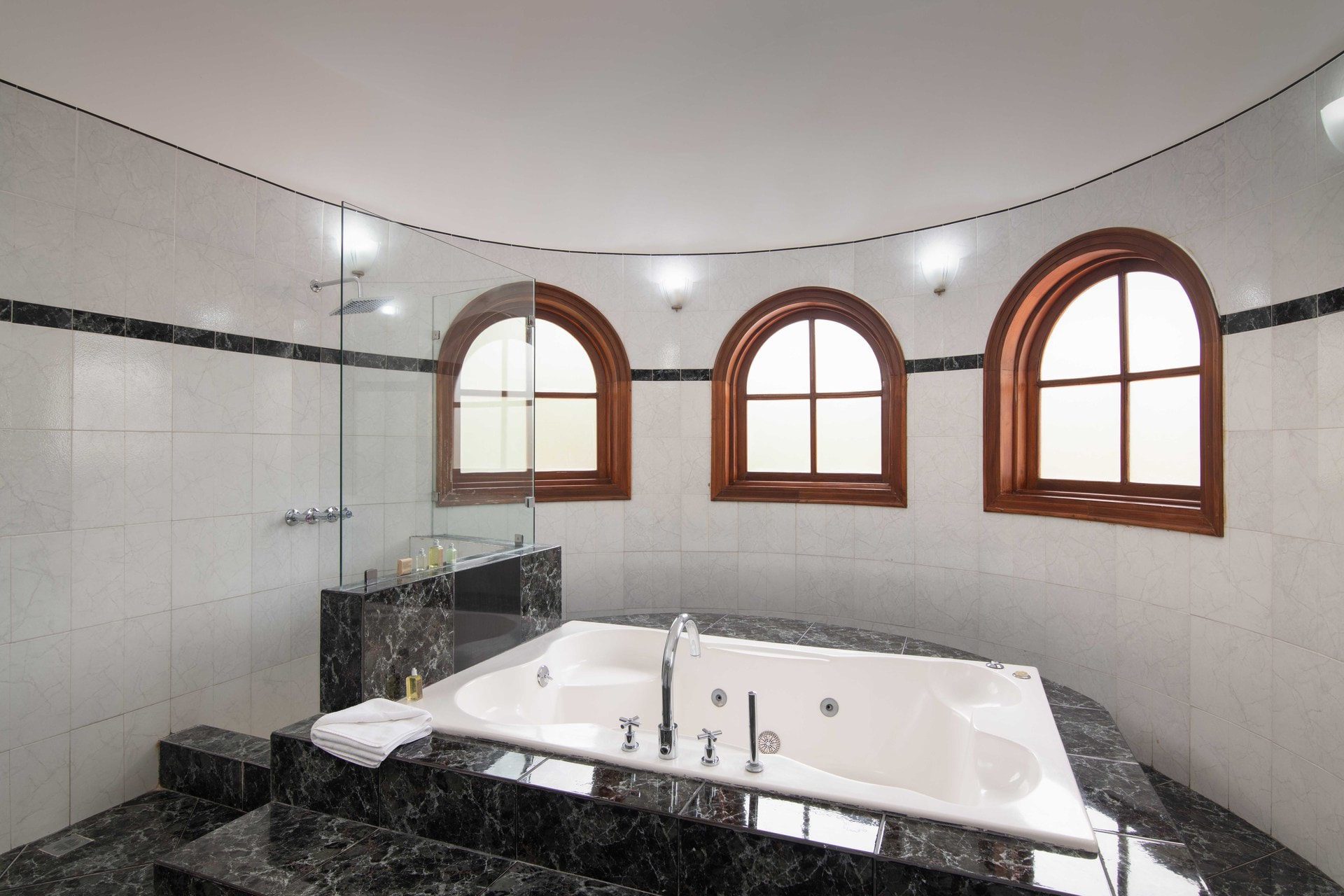 Classic 4 Bedroom Villa Alondra Bathroom