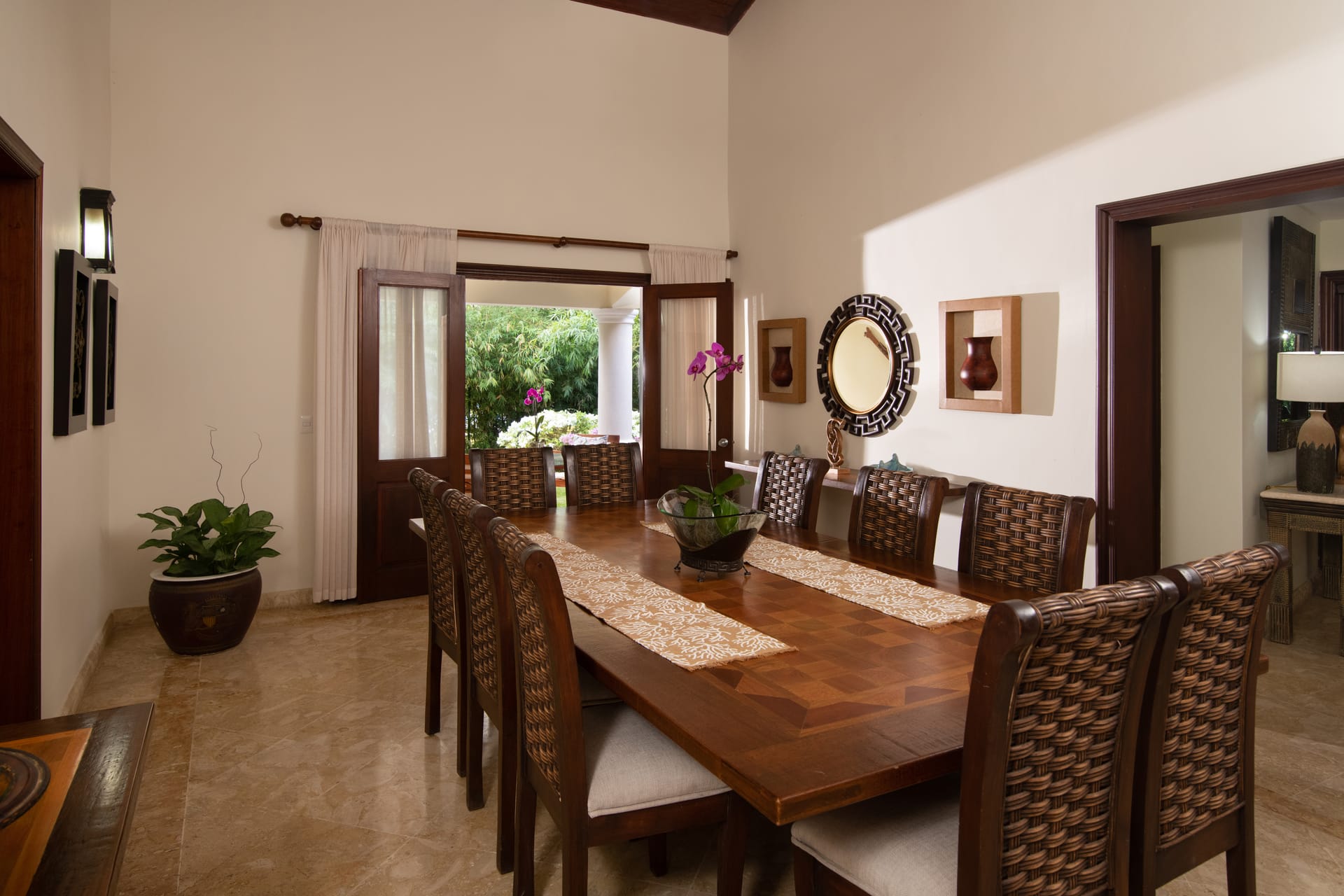 Classic 5 Bedroom Villa Olivo Dining Room