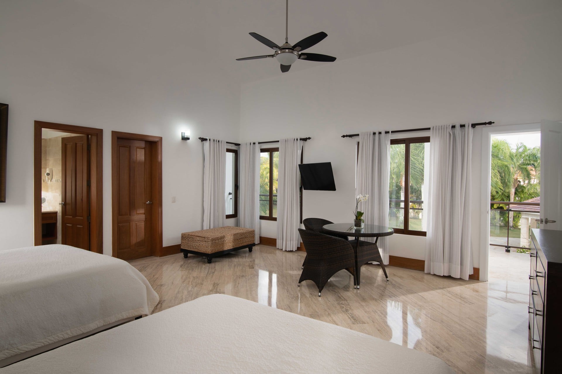 Exclusive 10 Bedroom Villa Colosal Bedroom