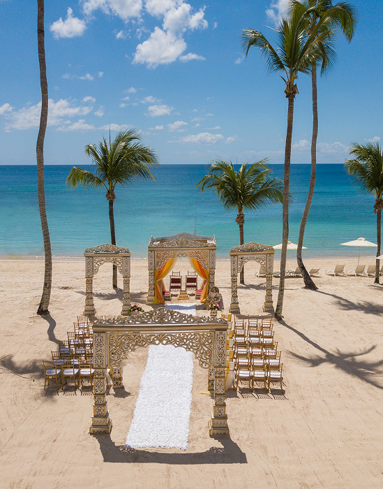 A beach wedding at Casa de Campo