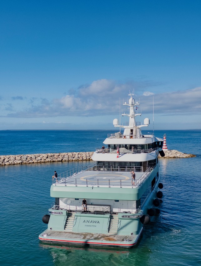 Luxury yacht docked beside the breakwater at Marina Casa de Campo